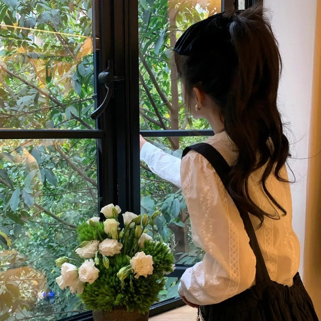 纯真小镇的夫人